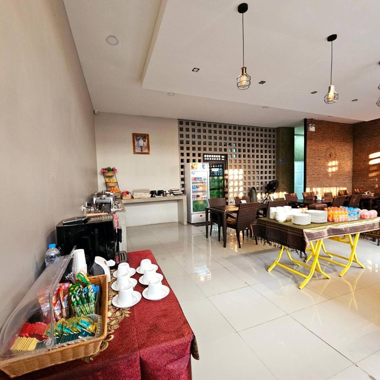 Sawasdee​ Buriram​ Resort Esterno foto